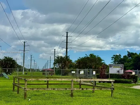 9411 NW 19th Street Pembroke Pines FL 33024