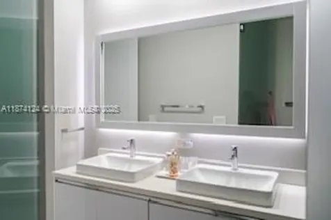 10255 NW 63 Terrace Doral FL 33178