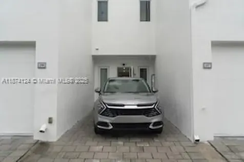 10255 NW 63 Terrace Doral FL 33178