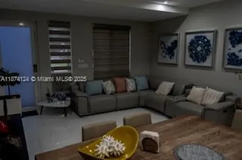 10255 NW 63 Terrace Doral FL 33178