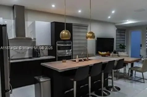 10255 NW 63 Terrace Doral FL 33178