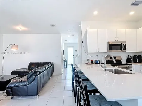 716 SE 14th Street Homestead FL 33034