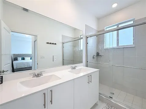 716 SE 14th Street Homestead FL 33034