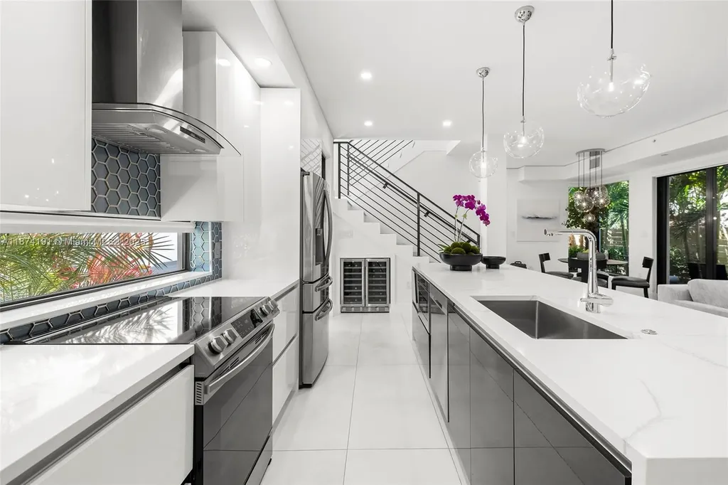 2679 NE 8th Avenue Fort Lauderdale FL 33334