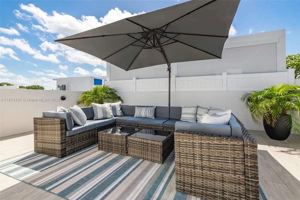 2679 NE 8th Avenue Fort Lauderdale FL 33334