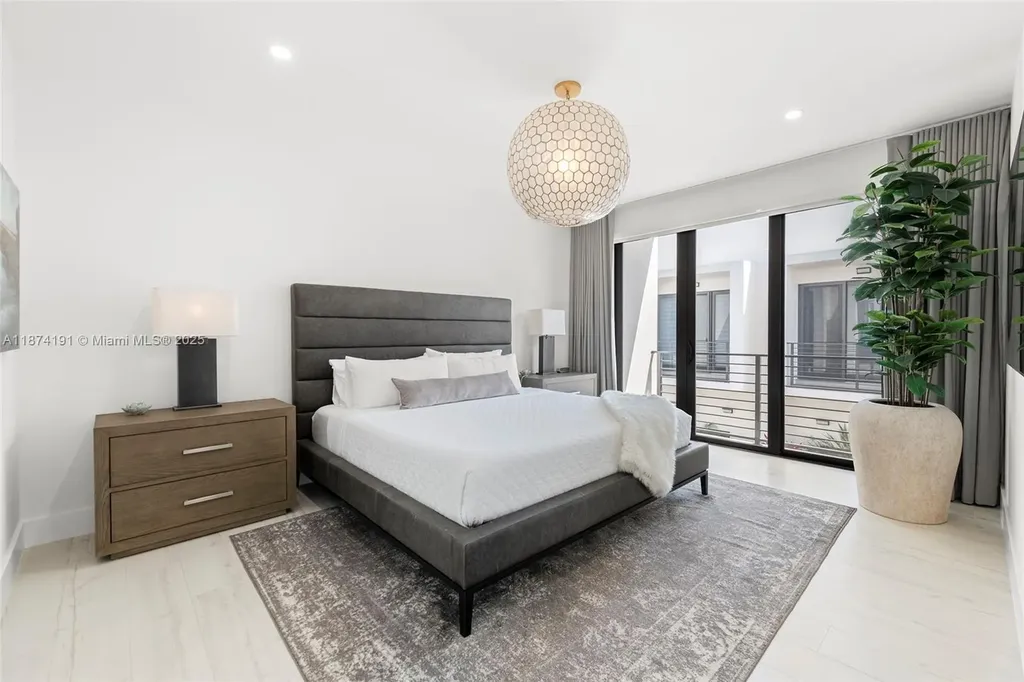 2679 NE 8th Avenue Fort Lauderdale FL 33334