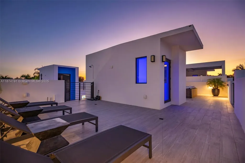 2679 NE 8th Avenue Fort Lauderdale FL 33334