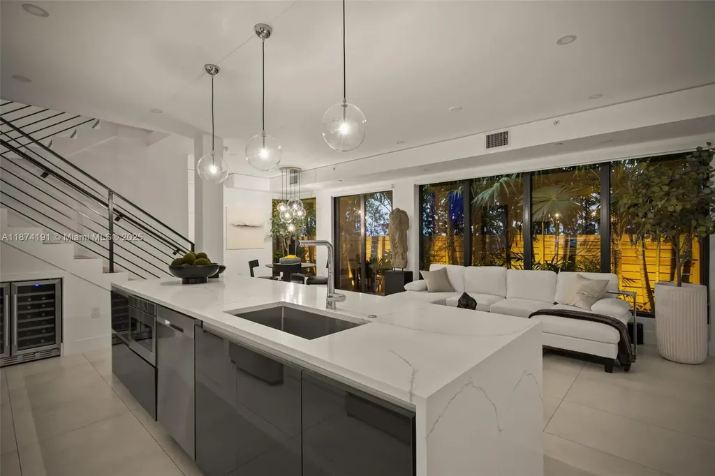 2679 NE 8th Avenue Fort Lauderdale FL 33334