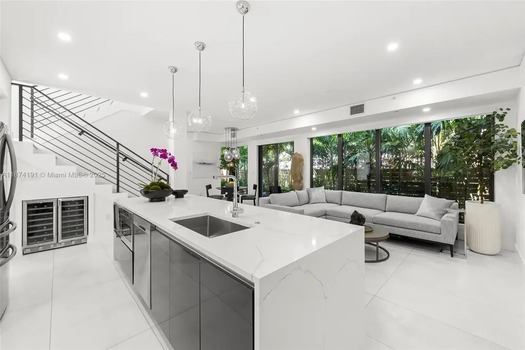 2679 NE 8th Avenue Fort Lauderdale FL 33334