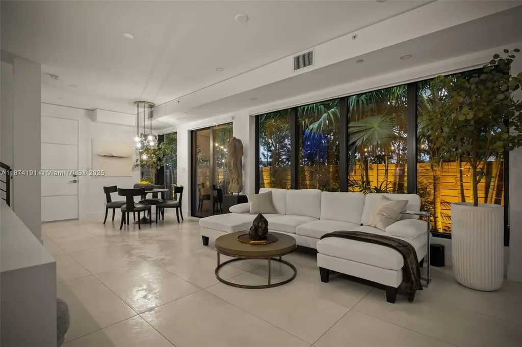 2679 NE 8th Avenue Fort Lauderdale FL 33334