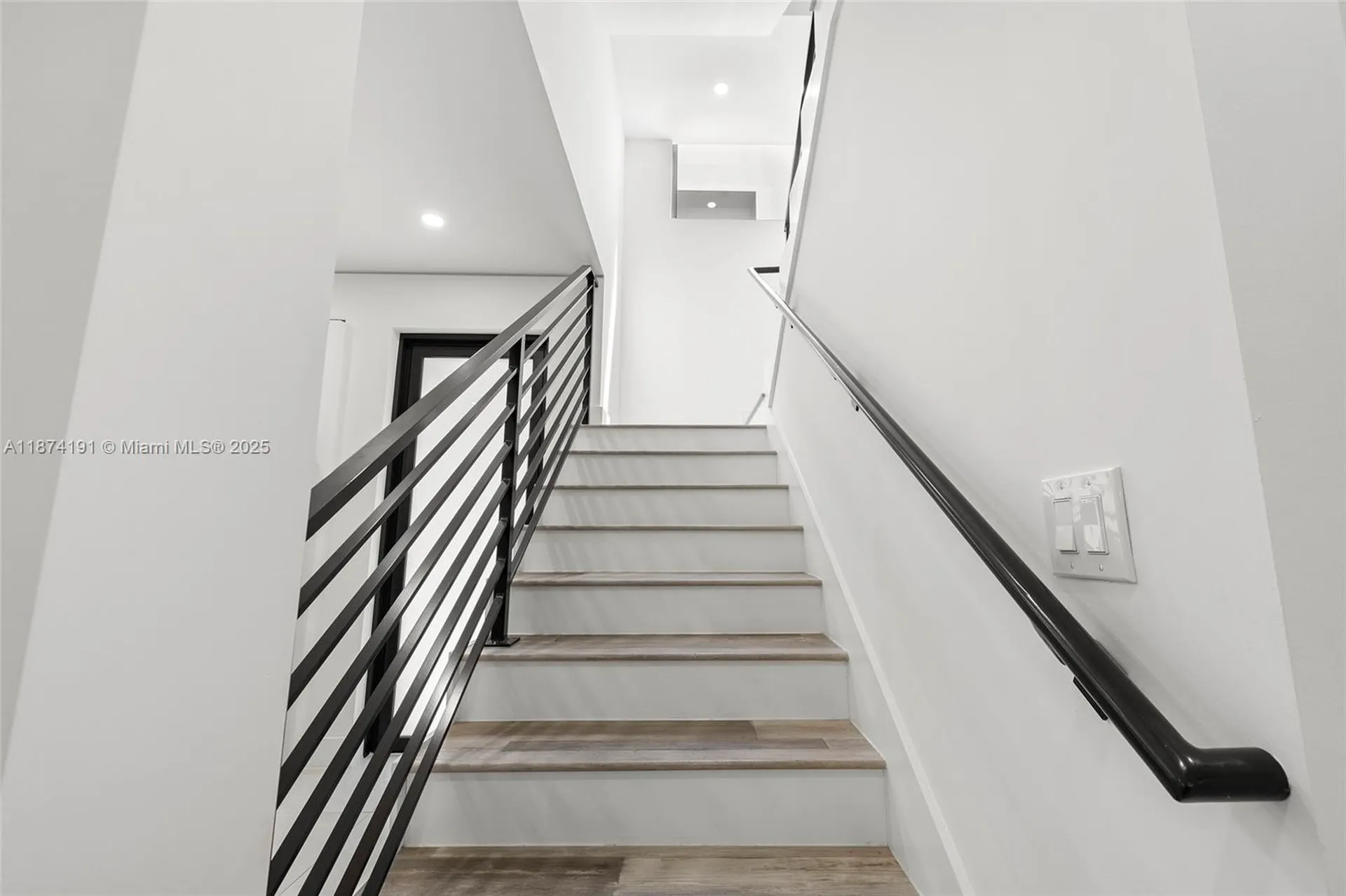 2679 NE 8th Avenue Fort Lauderdale FL 33334