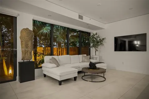 2679 NE 8th Avenue Fort Lauderdale FL 33334