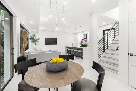 2679 NE 8th Avenue Fort Lauderdale FL 33334