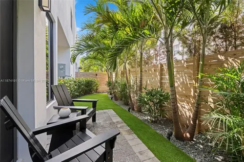 2679 NE 8th Avenue Fort Lauderdale FL 33334