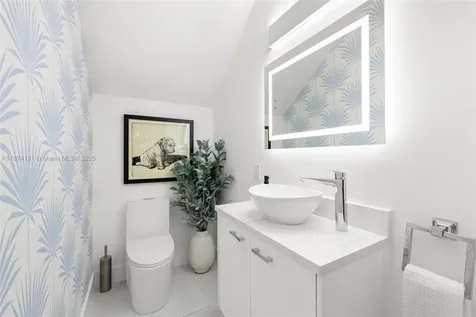 2679 NE 8th Avenue Fort Lauderdale FL 33334