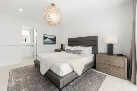 2679 NE 8th Avenue Fort Lauderdale FL 33334