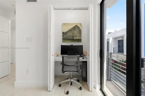 2679 NE 8th Avenue Fort Lauderdale FL 33334