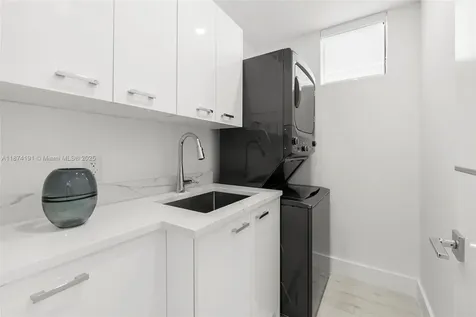 2679 NE 8th Avenue Fort Lauderdale FL 33334