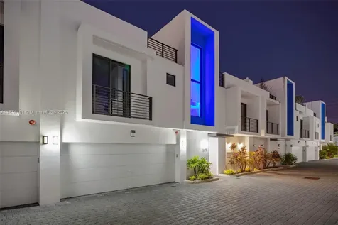 2679 NE 8th Avenue Fort Lauderdale FL 33334