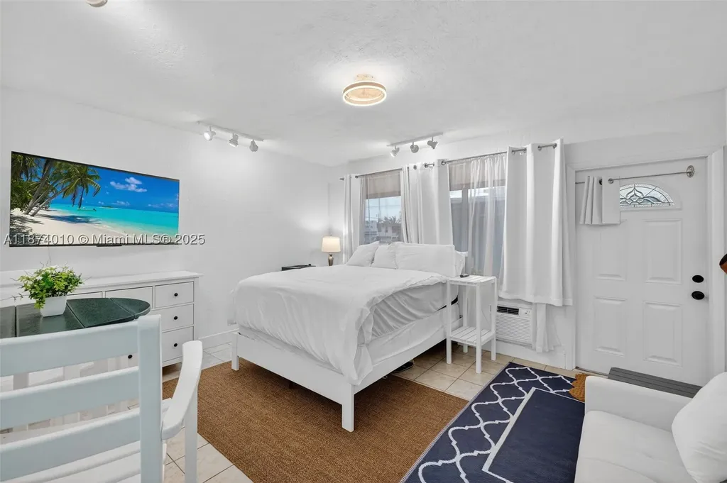 820 N Ocean Boulevard Pompano Beach FL 33062