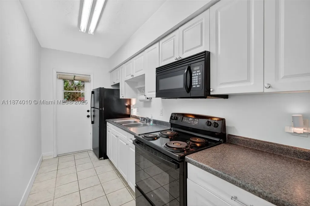 820 N Ocean Boulevard Pompano Beach FL 33062
