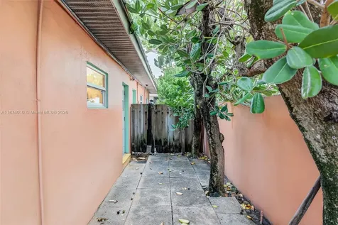 820 N Ocean Boulevard Pompano Beach FL 33062