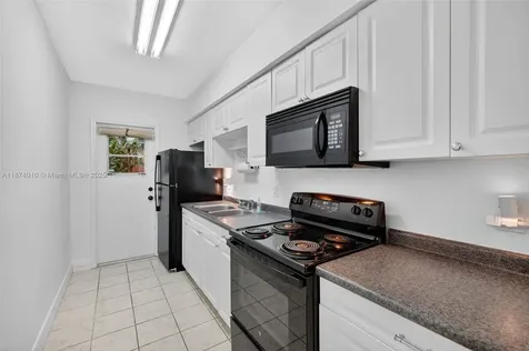 820 N Ocean Boulevard Pompano Beach FL 33062