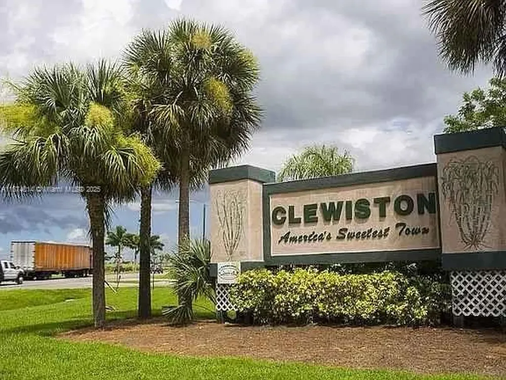 635 S Estribo Street Clewiston FL 33440