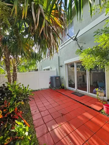 126 Hidden Court Road Hollywood FL 33023