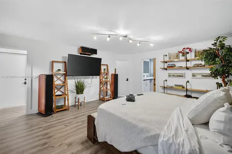 1643 NE 8th Avenue Fort Lauderdale FL 33305