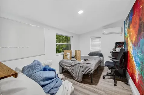 1643 NE 8th Avenue Fort Lauderdale FL 33305