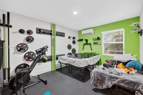 1643 NE 8th Avenue Fort Lauderdale FL 33305