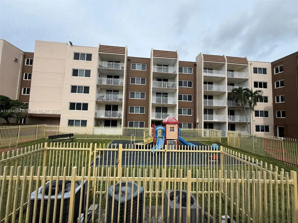 6940 Miami Gardens Drive Hialeah FL 33015