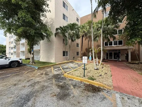 6940 Miami Gardens Drive Hialeah FL 33015