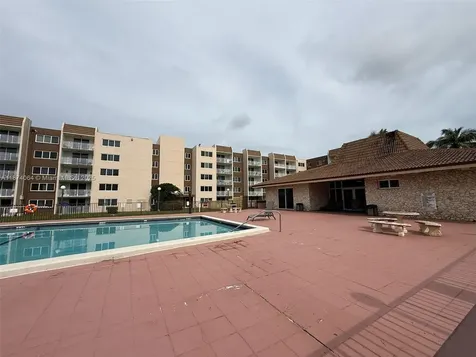 6940 Miami Gardens Drive Hialeah FL 33015