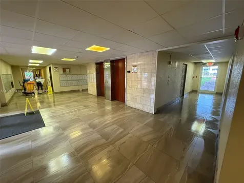 6940 Miami Gardens Drive Hialeah FL 33015