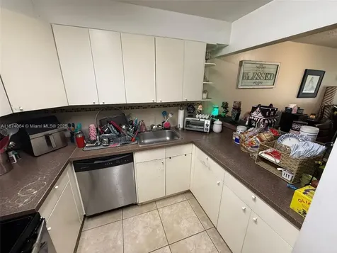 6940 Miami Gardens Drive Hialeah FL 33015