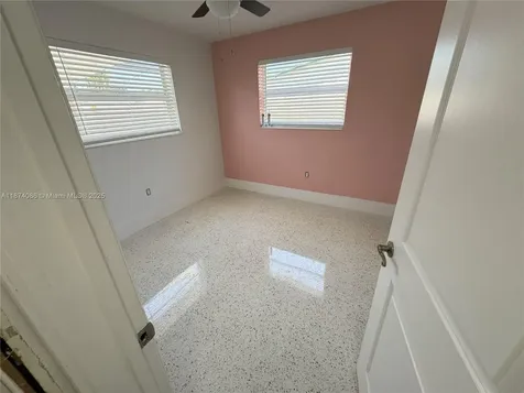 7681 Farragut Street Hollywood FL 33024