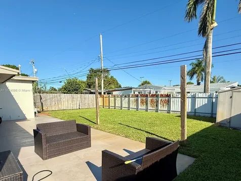 7681 Farragut Street Hollywood FL 33024