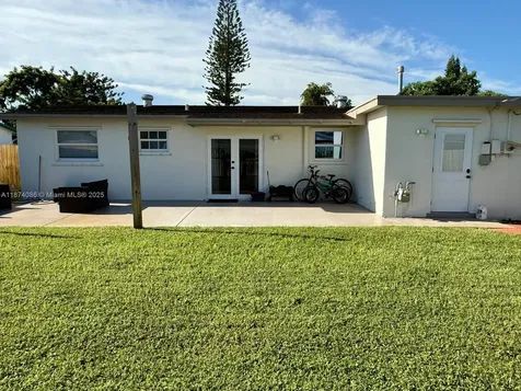 7681 Farragut Street Hollywood FL 33024