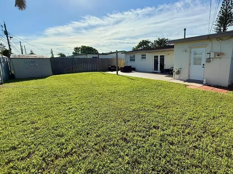 7681 Farragut Street Hollywood FL 33024