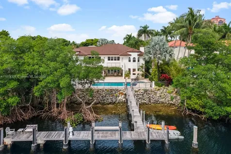 277 Veleros Court Coral Gables FL 33143