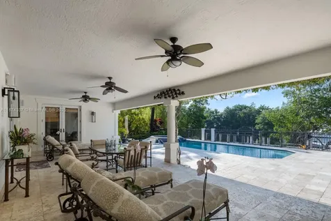277 Veleros Court Coral Gables FL 33143