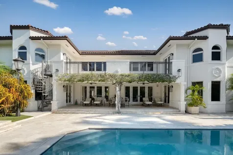 277 Veleros Court Coral Gables FL 33143