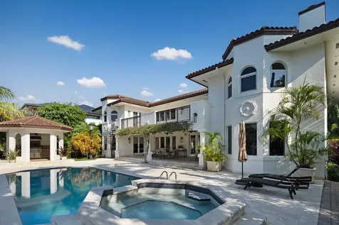 277 Veleros Court Coral Gables FL 33143