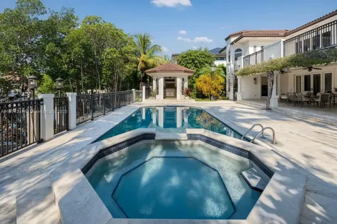 277 Veleros Court Coral Gables FL 33143