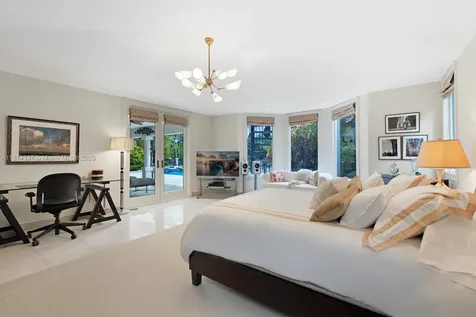 277 Veleros Court Coral Gables FL 33143