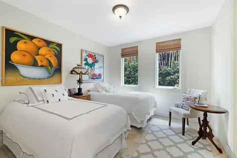 277 Veleros Court Coral Gables FL 33143