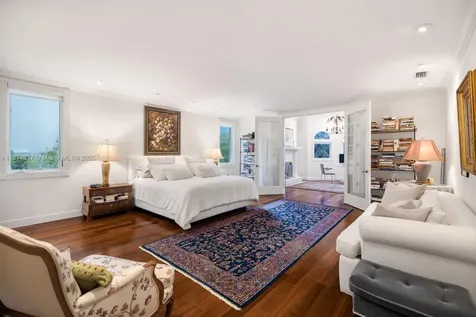 277 Veleros Court Coral Gables FL 33143