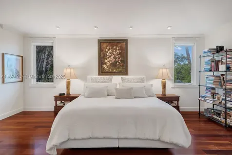 277 Veleros Court Coral Gables FL 33143